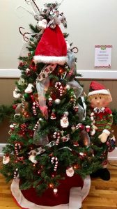 11-santas-elf-tree