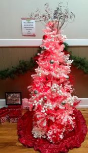 12-spreading-the-cheer-tree