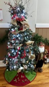 14-old-world-santa-tree