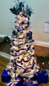 35-a-snowy-christmas-tree