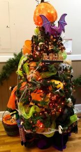 9-boo-in-the-park-tree